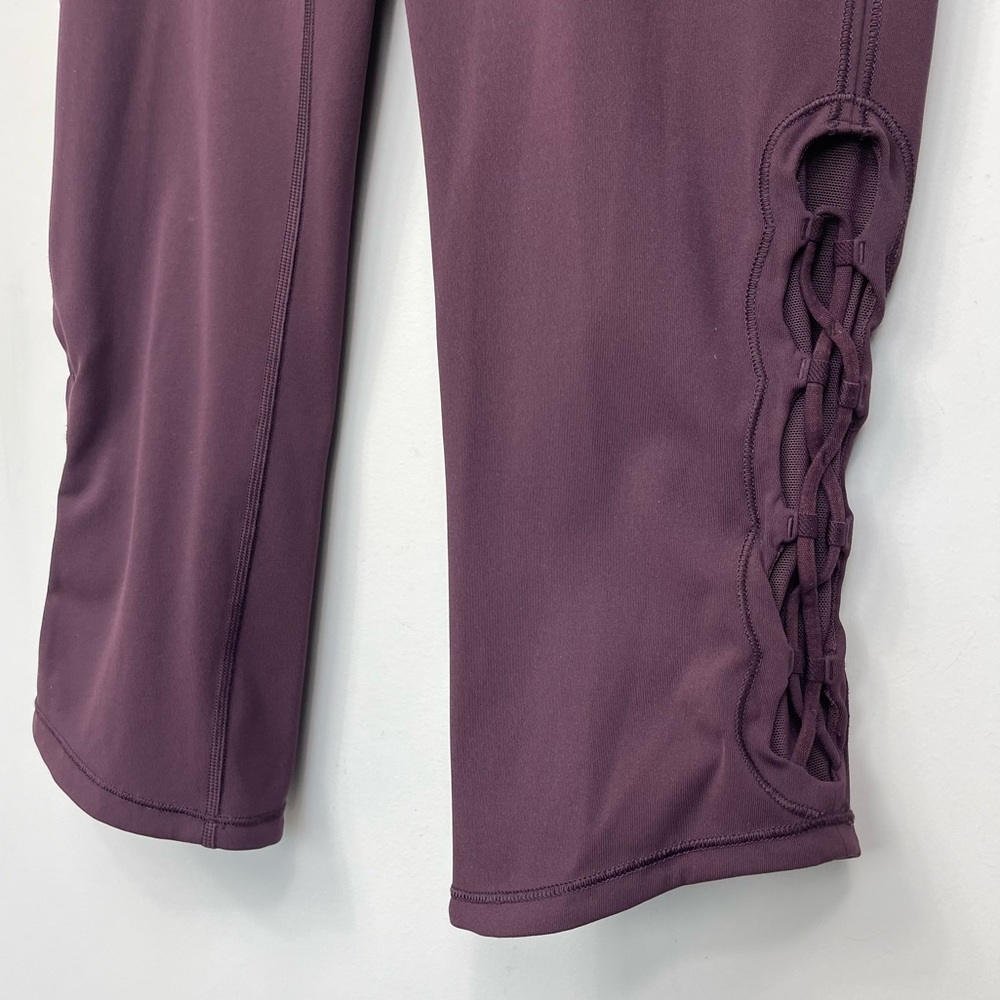 Lululemon Tied To It Crop 21" Black Cherry 10 High Rise Leggings Tights Yoga Gym - Picture 12 of 16